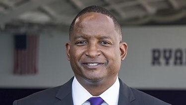 Dr. Derrick Gragg